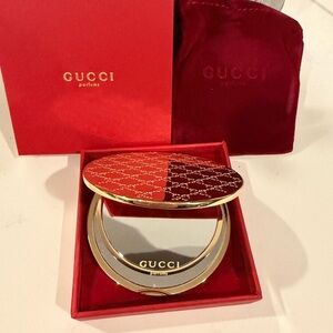 Gucci Gold Compact Mirror with Box and Velvet Bag. New! 100% Authentic